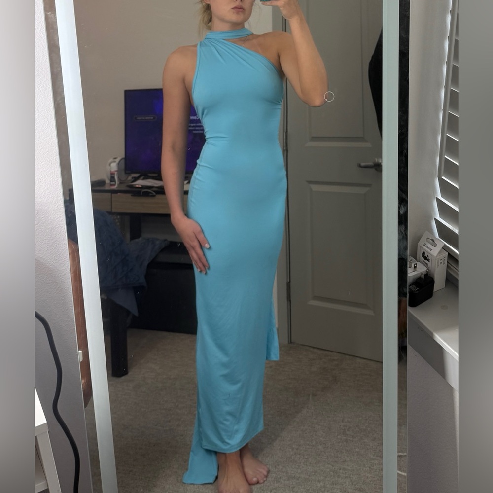 Ruched O-Ring Backless Halter Dress